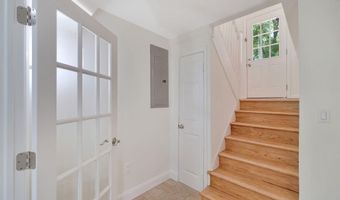 7705 ROYSTON St, Annandale, VA 22003