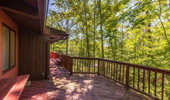 15 Angela St, Athens, OH 45701