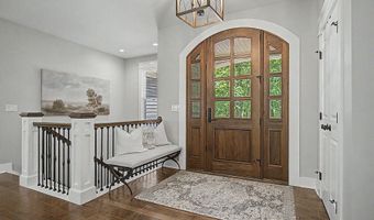 547 Roundtree Dr NE, Ada, MI 49301