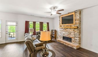 372 Highland Pointe Dr, Alto, GA 30510