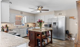 958 Cornell Dr, Alliance, OH 44601