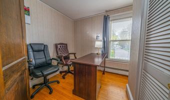744 Hammond St, Bangor, ME 04401