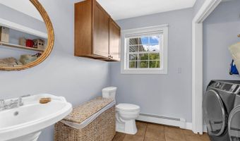 174 Rolling Meadow Dr, Bangor, ME 04401