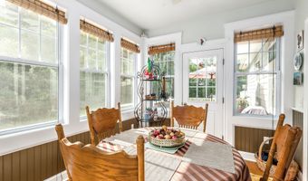 38 Greenridge Dr, Brookfield, CT 06804