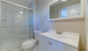 33 Imperia Pl, Aberdeen, NJ 07747