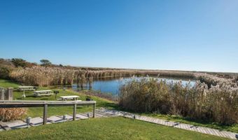 379 Bluff Rd 123, Amagansett, NY 11930