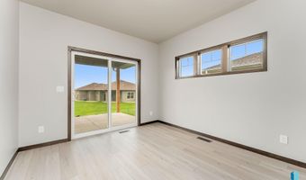 2405 E Tinley St, Brandon, SD 57005