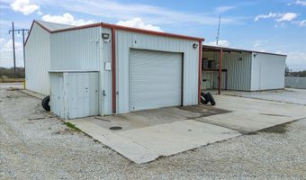 707 S Wickham St, Alvord, TX 76225