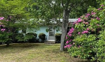 1369 Hope Rd, Cranston, RI 02831