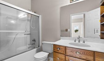 5971 Creekview Ct, Ann Arbor, MI 48108