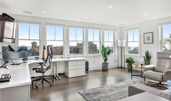 592 Tuckerman Ave, Middletown, RI 02842
