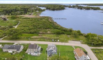 439 Wandsworth St, Narragansett, RI 02882