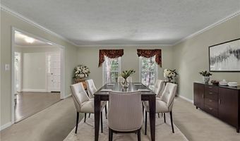 835 Lakeshore Dr NW, Berkeley Lake, GA 30096