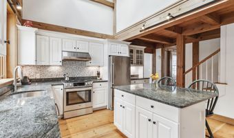 65 Moose Mountain Rd, Brookfield, NH 03872