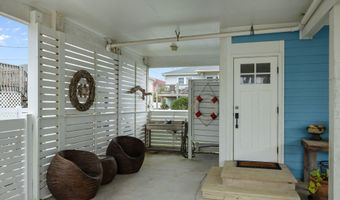 201 W Glenn St, Atlantic Beach, NC 28512