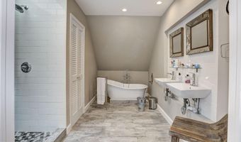 5204 WESTWOOD Dr, Bethesda, MD 20816