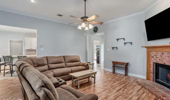 222 Country Club Dr, Benton, LA 71006