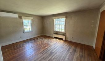 11 Terrace Dr, Bristol, RI 02809
