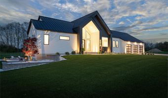 5044 Hickory Pointe Woods SE, Ada, MI 49301
