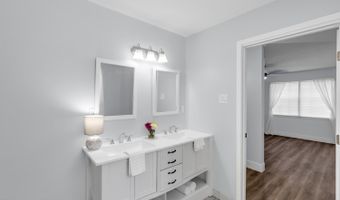 729 Canterbury Dr, Biloxi, MS 39532