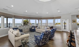 140 BAY HARBOR Dr, Aransas Pass, TX 78336
