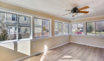 8908 GRANT St, Bethesda, MD 20817