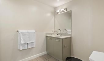 550 Seagaze Dr 7, Oceanside, CA 92054