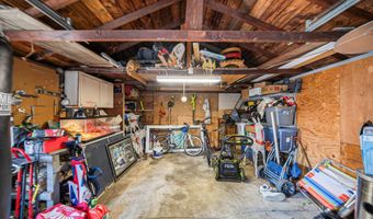 29 North Plz, Amity Harbor, NY 11701