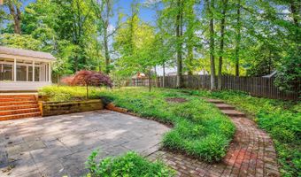 9826 INGLEMERE Dr, Bethesda, MD 20817