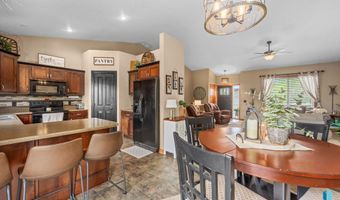 1409 W Creekside Dr, Brandon, SD 57005