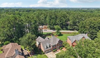 1496 Fallsbrook Ct NW, Acworth, GA 30101