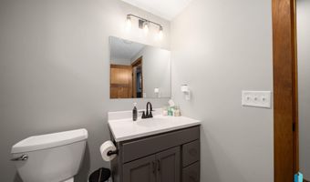 1012 S Nicholas Ave, Brandon, SD 57005