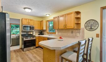 1016 Maple Hill Ave SE, Ada, MI 49301
