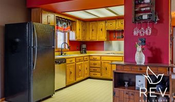 8 Mountain Dr, Cody, WY 82414