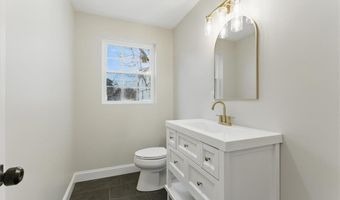 87 Dunedin St, Cranston, RI 02920