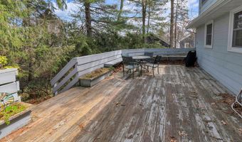 78 Nautilus St, Beachwood, NJ 08722
