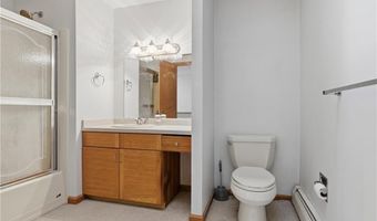 7 Wake Robin Rd 1604, Lincoln, RI 02865