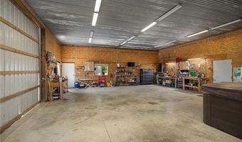 10700 SE Crabapple Rd, Agency, MO 64401