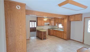 18 Daisy Ln, Babbitt, MN 55706