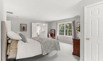 53 Essex Rd, Bedford, NH 03110