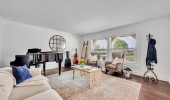 137 N SPRING LAKE Dr, Altamonte Springs, FL 32714