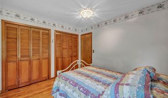 154 Walnut Dr, Amherst, OH 44001