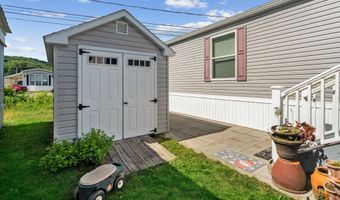 6 Susan St, Beacon Falls, CT 06403