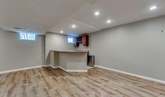 13153 Barrett Meadows Dr, Des Peres, MO 63021