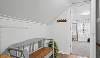 18 Oxford Rd, Albany, NY 12203