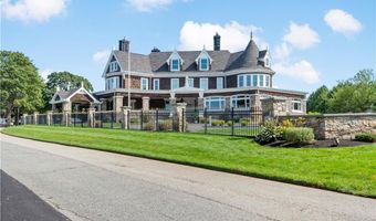 32 Lorraine St, Barrington, RI 02806