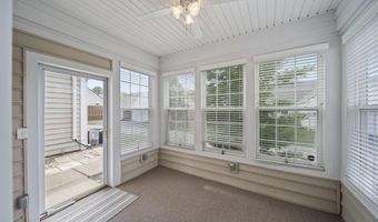 5939 Naughten Pond Dr, Columbus, OH 43213