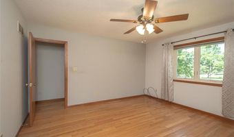 918 King St, Baldwin City, KS 66006