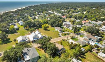 119 Washington St, Bay St. Louis, MS 39520