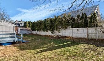 16 Courtway St, Narragansett, RI 02882